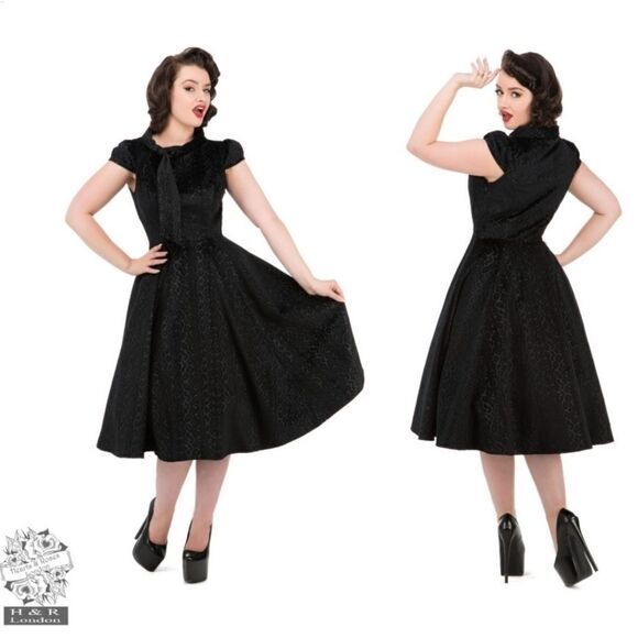 H&R Hearts and Roses Desirable Black Velvet Flocked Animal Print Tea Dress 10 - Picture 1 of 8